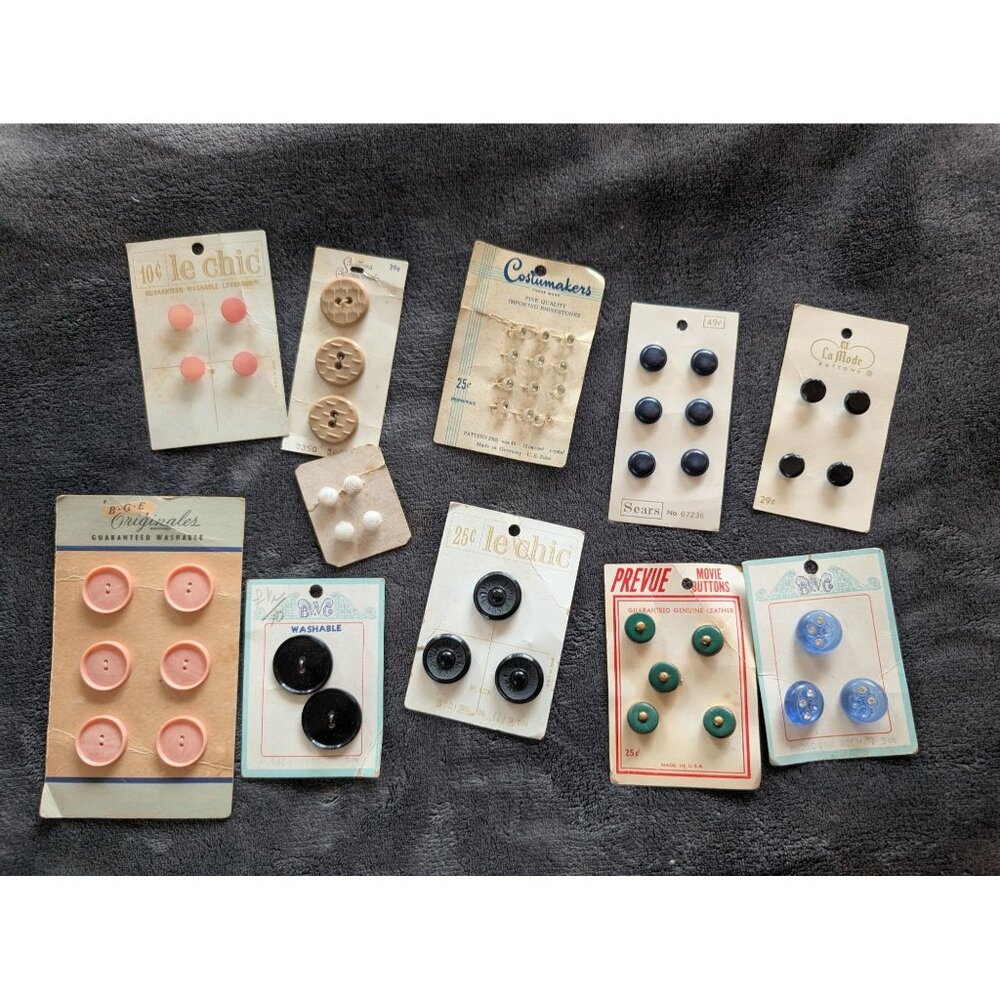 Lot of Vintage NOS Buttons‎ for Sewing Crafting